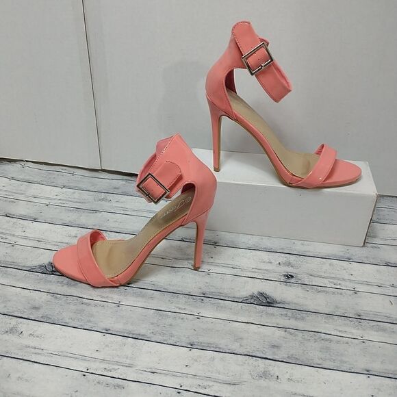 Women's SZ 10 Forever Pink Sandals High Heel Stilettos Buckle - Picture 2 of 10